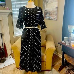 SOLD Size L (fits 14/16) has pockets